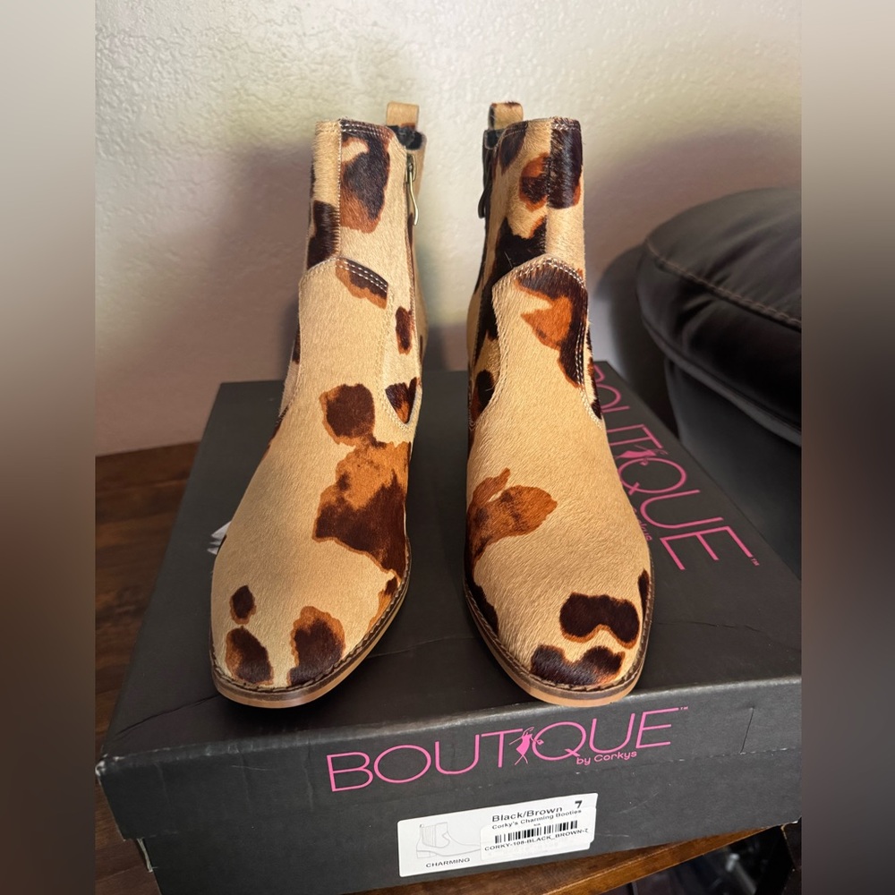 Corkys Women's Tan and Brown Cowhide Ankle Booties - Picture 2 of 4